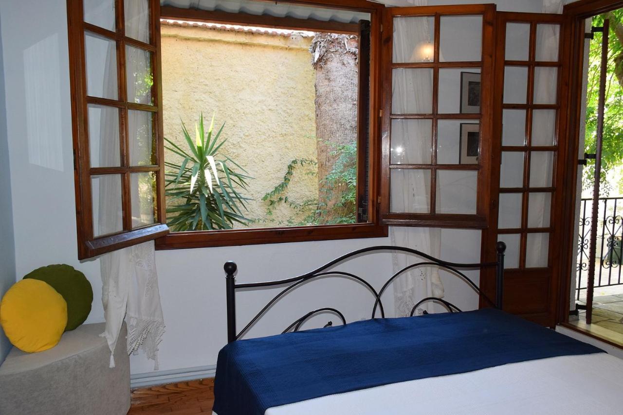 House Inside Garden Apartment Volos Exterior photo